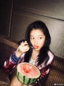 深夜娱乐吃瓜,揭秘娱乐圈最新吃瓜大事件