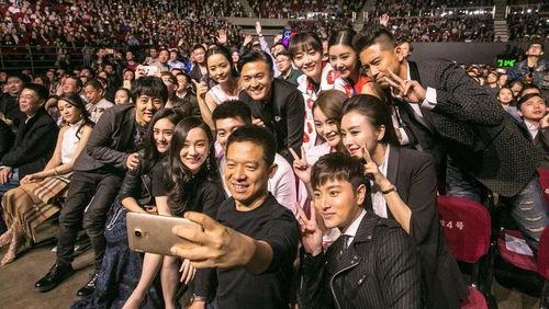 娱乐吃瓜姐妹胡文煊,娱乐吃瓜界的风云人物