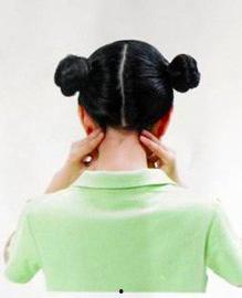 娱乐吃瓜酱做眼保健操,护眼又养生