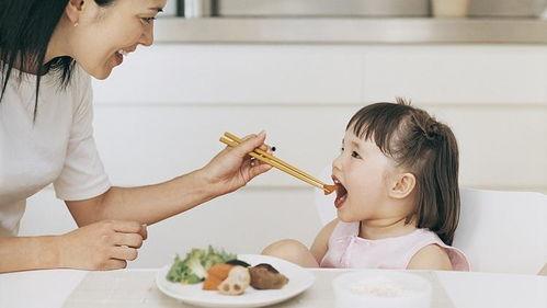 娱乐吃瓜君小孩吐奶,温馨家庭瞬间变焦点