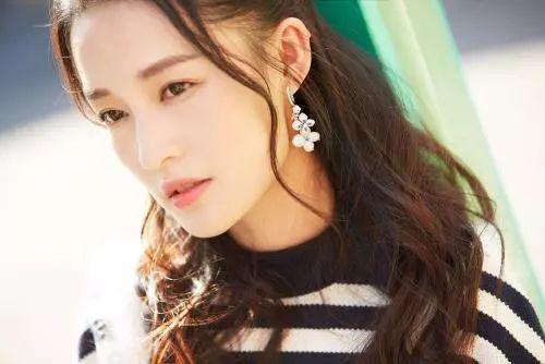 娱乐吃瓜李沁视频,娱乐圈幕后故事大揭秘